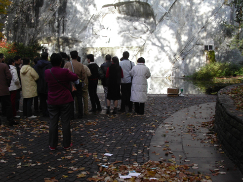 2003.11.01 "kul.Tour"-Löwendenkmal