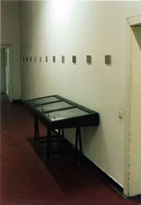 photo : A view of the exhibition, "Essig Salz und Käse", ArToll Labor e.V., Bedburg-Hau, Germany, 1999